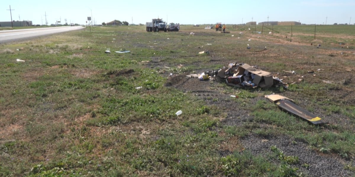 County crews spend July 4th weekend cleaning up roadside trash near Buffalo Springs Lake