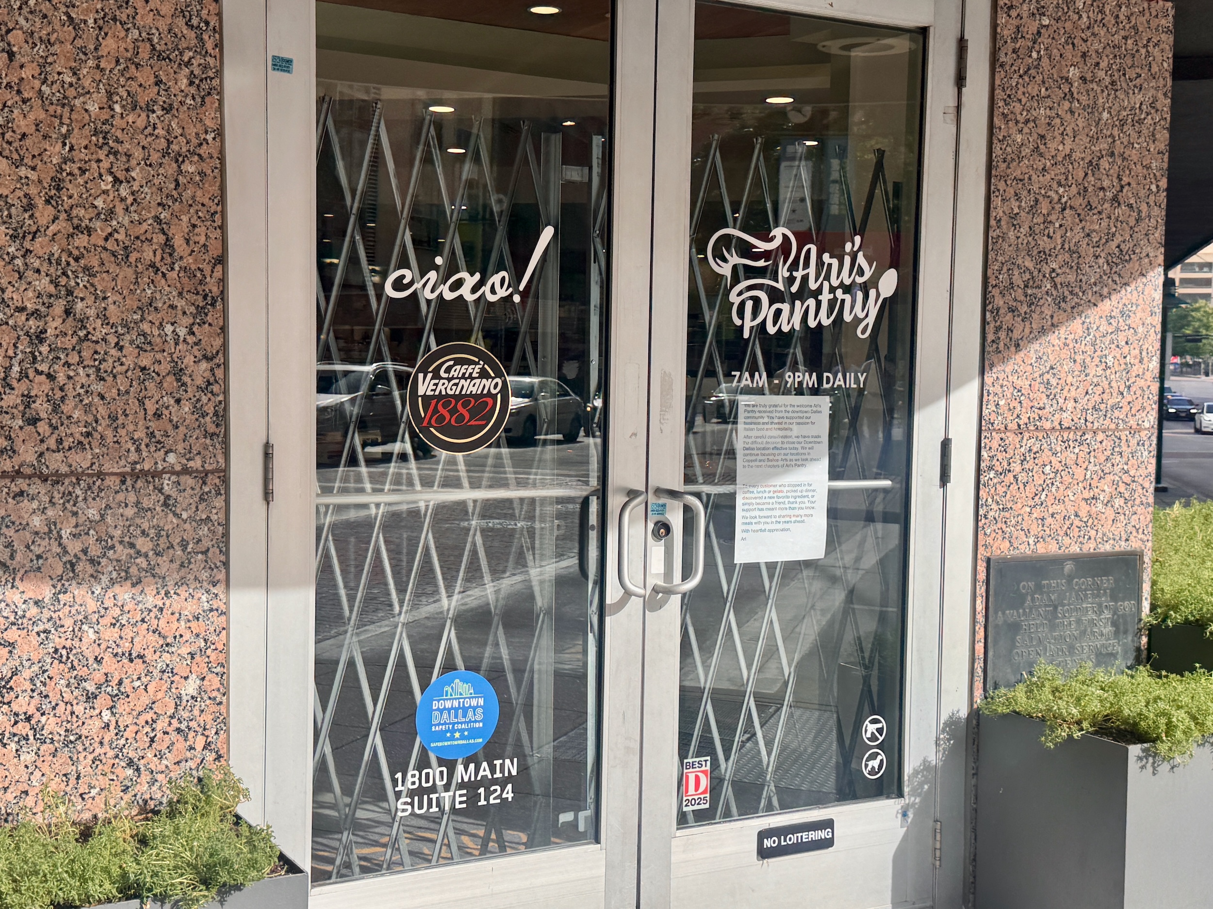 the front doors of Ari's Pantry