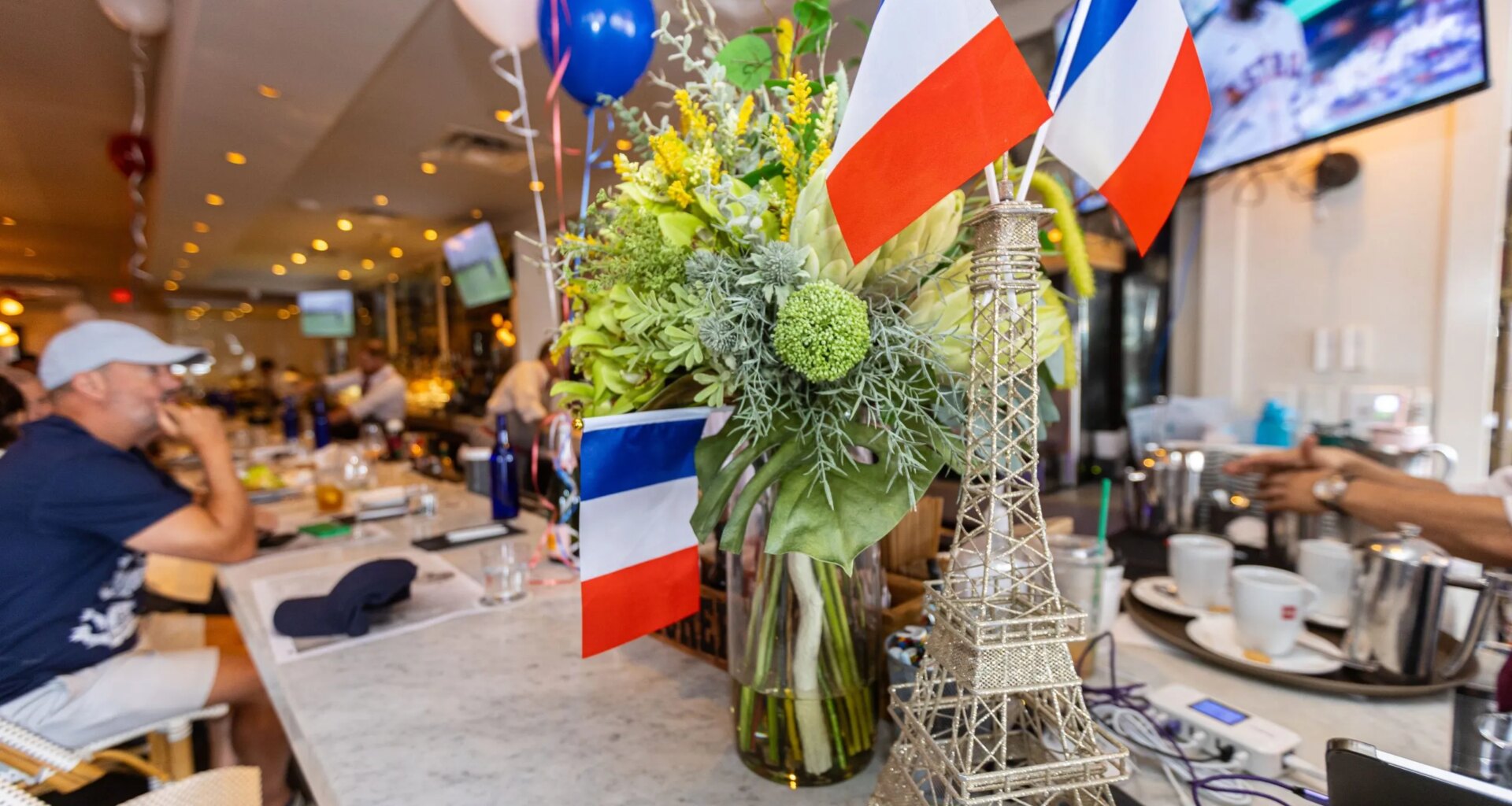 Weekend Food Bets: Très Chic Bubbles and a Saint A Pub Crawl