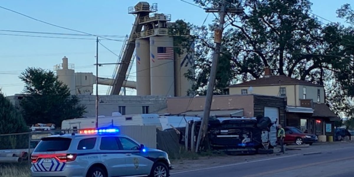 Crash shuts down highway in area south of El Paso County Jail