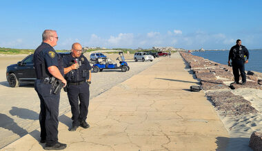 Truck plunges into ship channel in Port Aransas