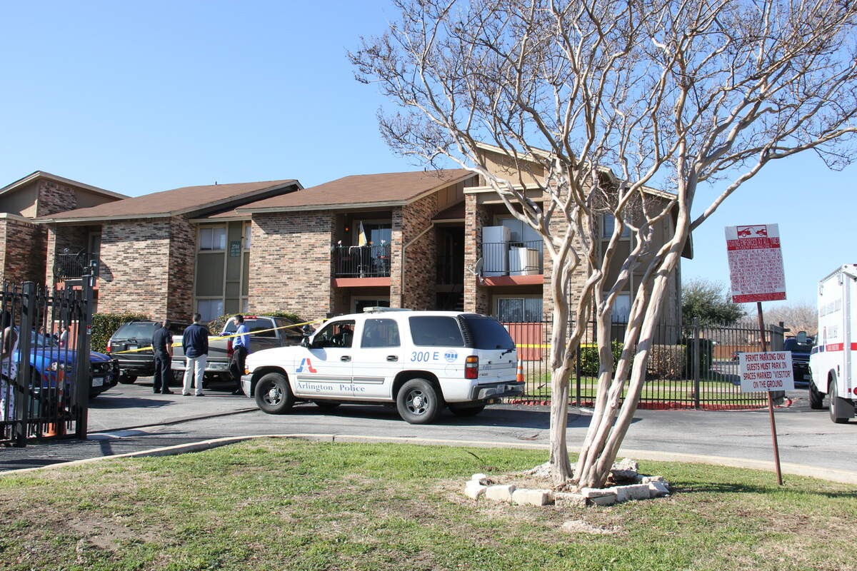 Arlington police investigate the homicide of Irasema Chavez, on Jan. 20, 2012.