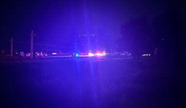 2 seriously injured in crash near Milwaukee & Erskine