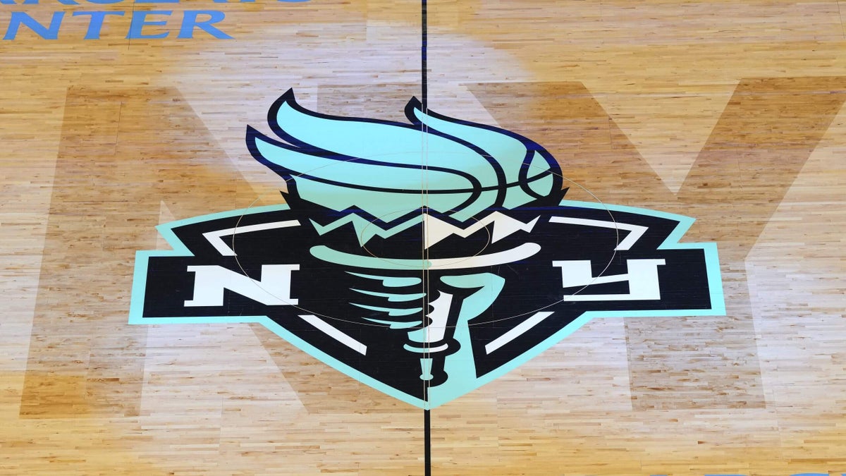 Liberty-Wings game postponed after New York sat on tarmac for 12 hours