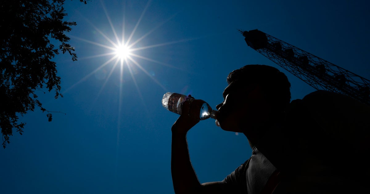 Dangerous North Texas heat puts homeless at risk as Dallas for Change delivers water, relief