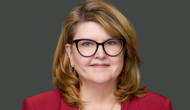 Helen Carona headshot