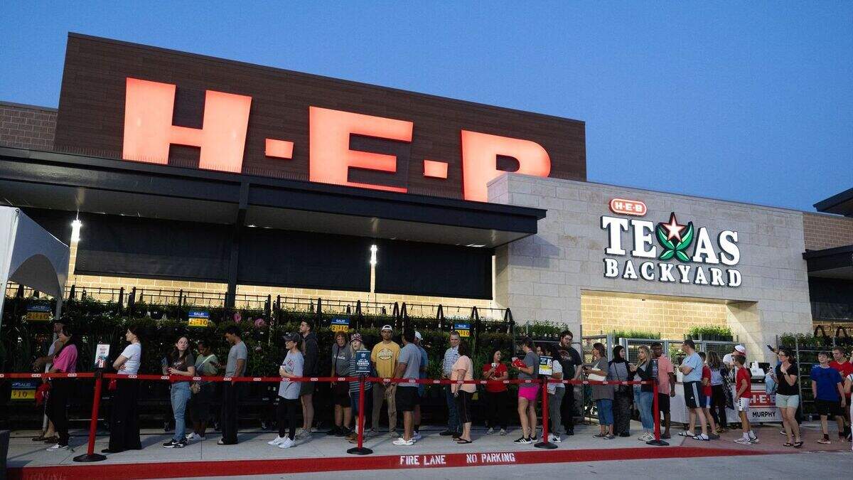 H-E-B opens first Murphy store in Collin County