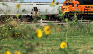 Federal judge says BNSF and unions using court for leverage