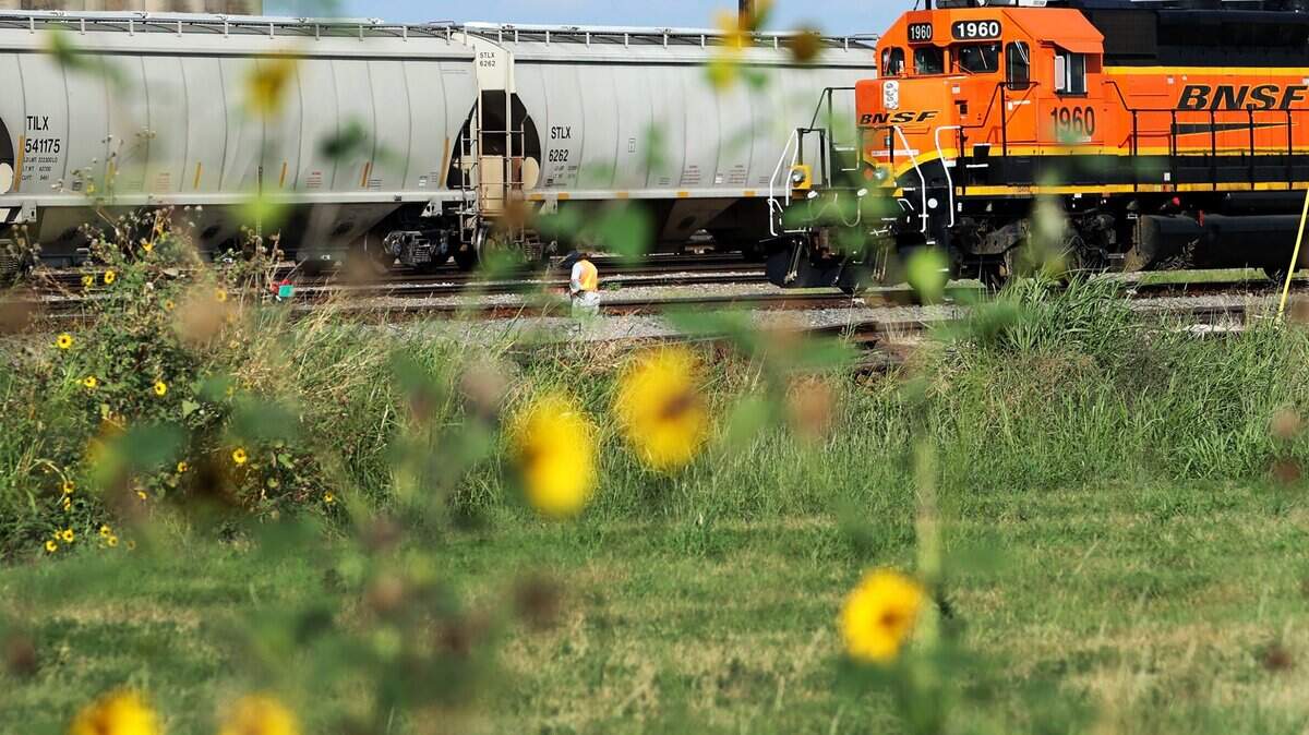 Federal judge says BNSF and unions using court for leverage