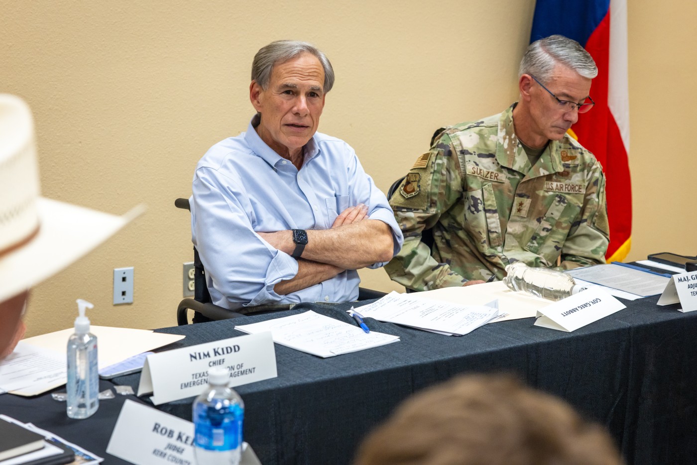 Governor Abbott Surveys Flood-Damaged Areas, Provides Update On Texas’ Severe Weather Response | Oficina del Gobernador de Texas