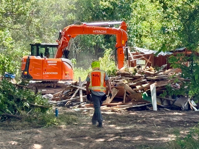 volunteers conduct Texas Hill Country flood recovery work in San Saba