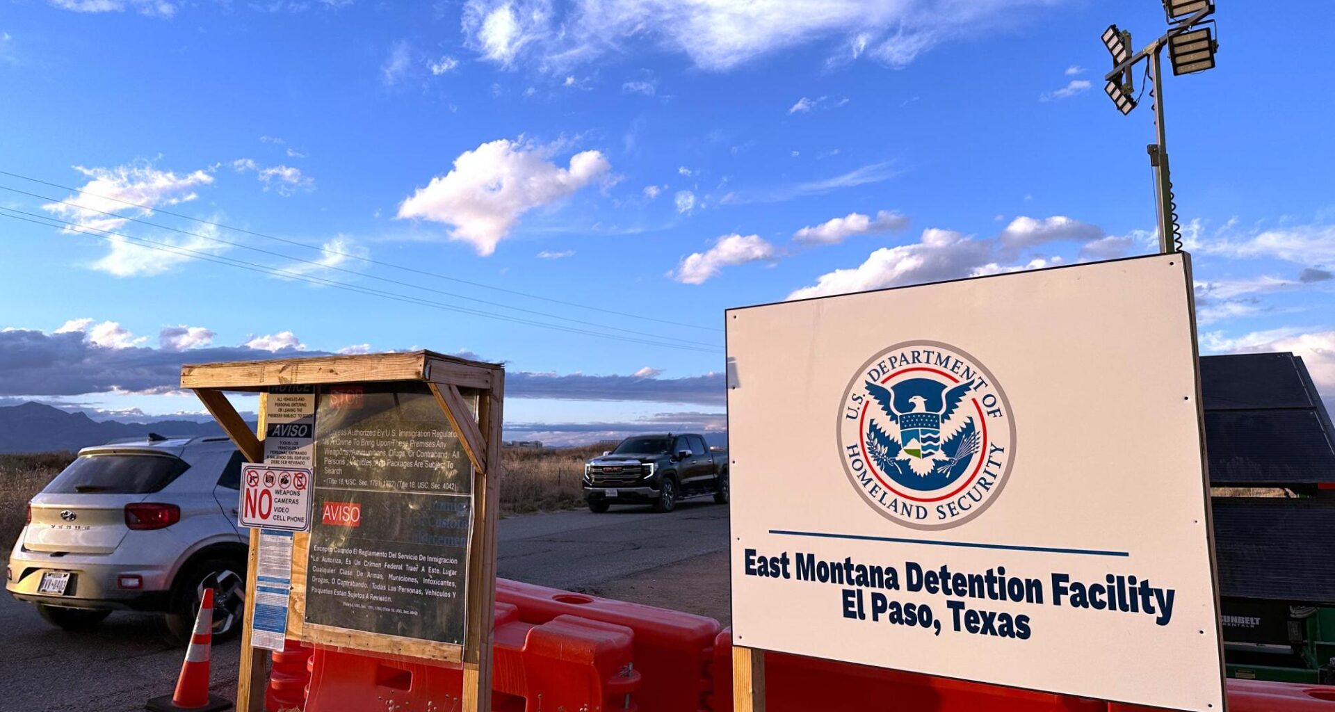 ICE extends no-bid contract for major detention center in Texas