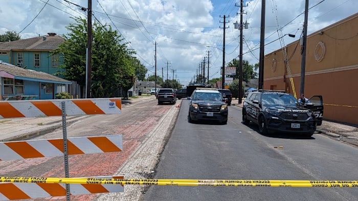 Man rushed to hospital after shooting in east Houston, HFD says
