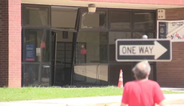 USPS temporarily suspends services at Lockhill Post Office after woman crashes car into building
