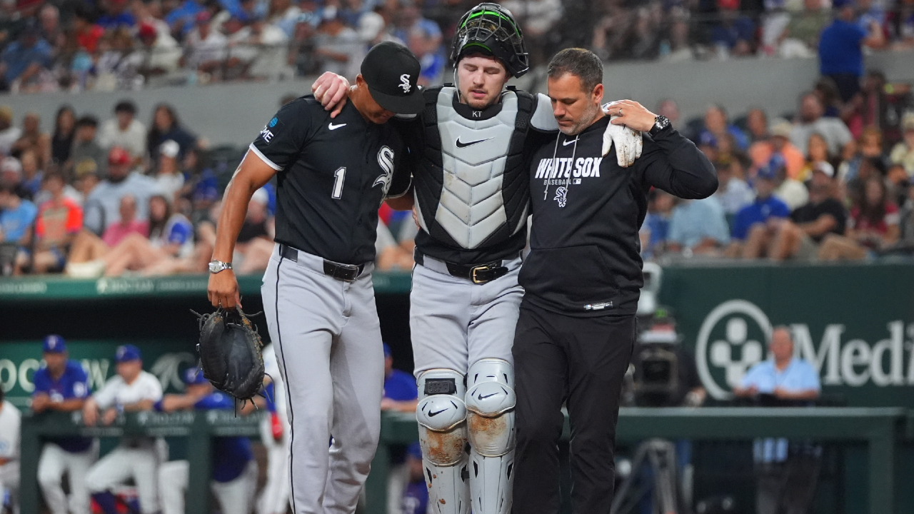 White Sox catcher Kyle Teel helped off field with ankle injury, IL stint likely