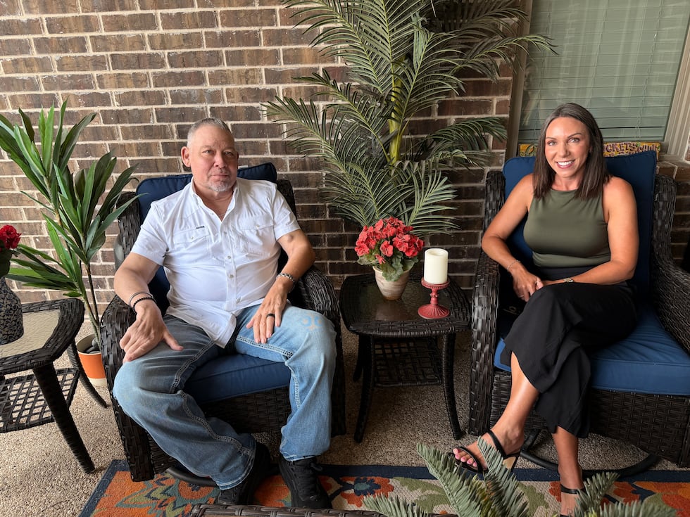 Brandon Crouch and Jessica Kocian after kidney transplant surgery in Texas