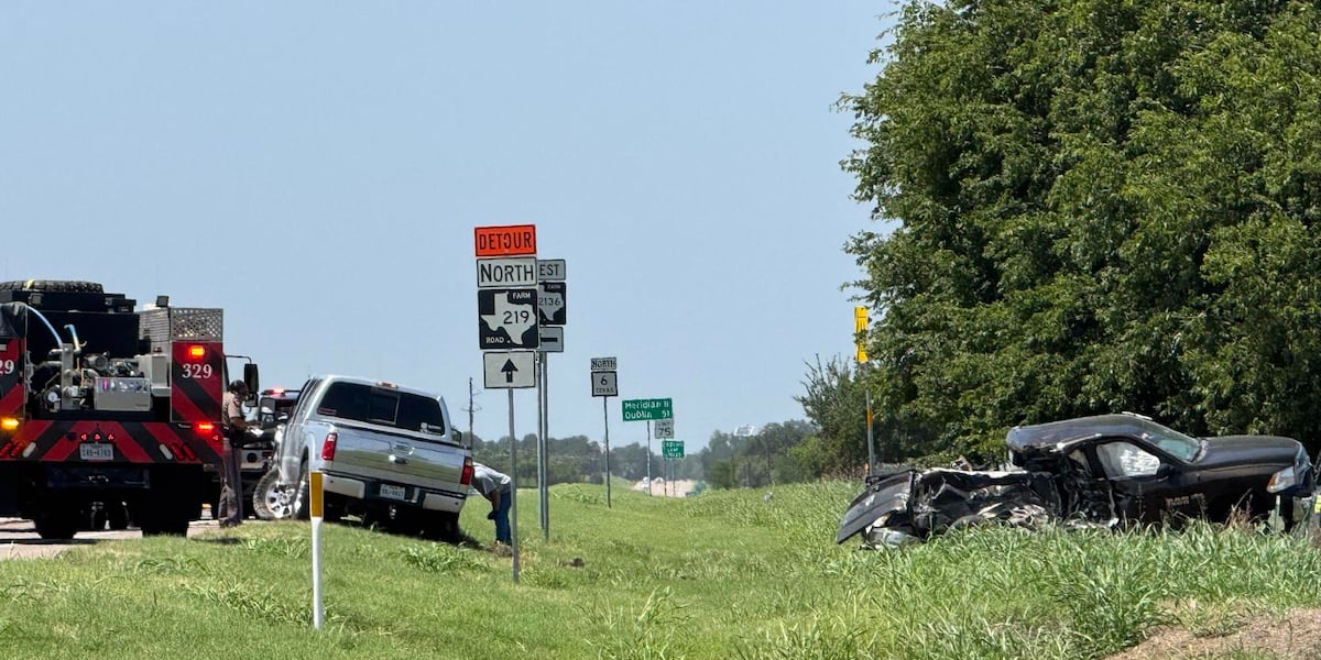 Three injured in Highway 6 collision near Clifton, Texas