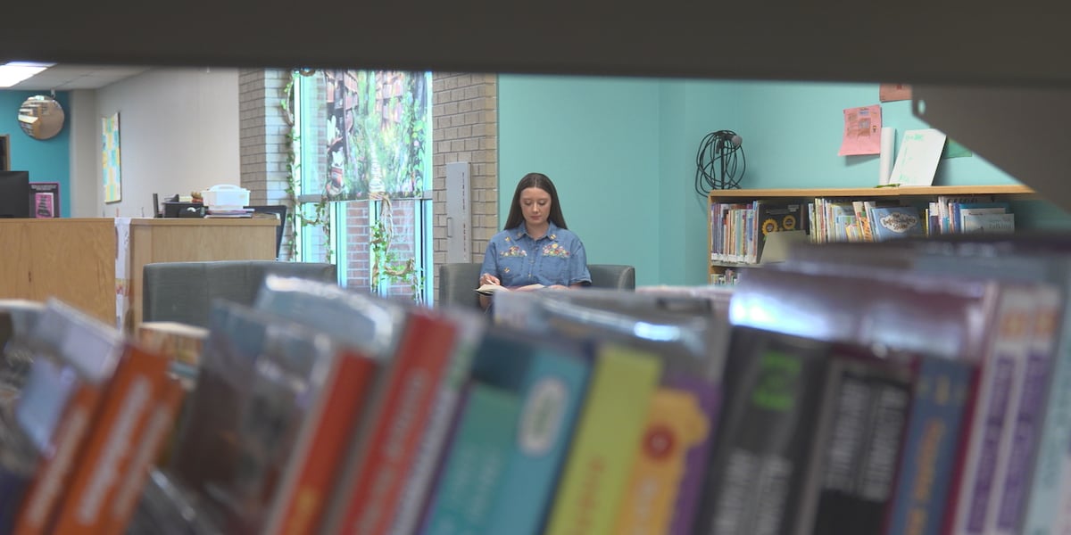 Lubbock woman returns to work at childhood library, with librarians who inspired her passion