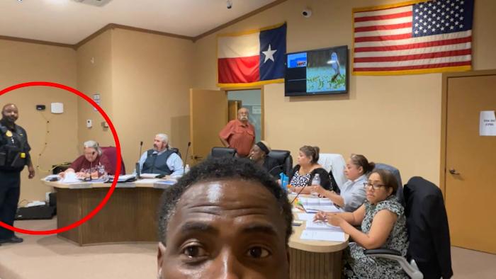 Kirby councilmember removed from meeting by police after questioning city officials