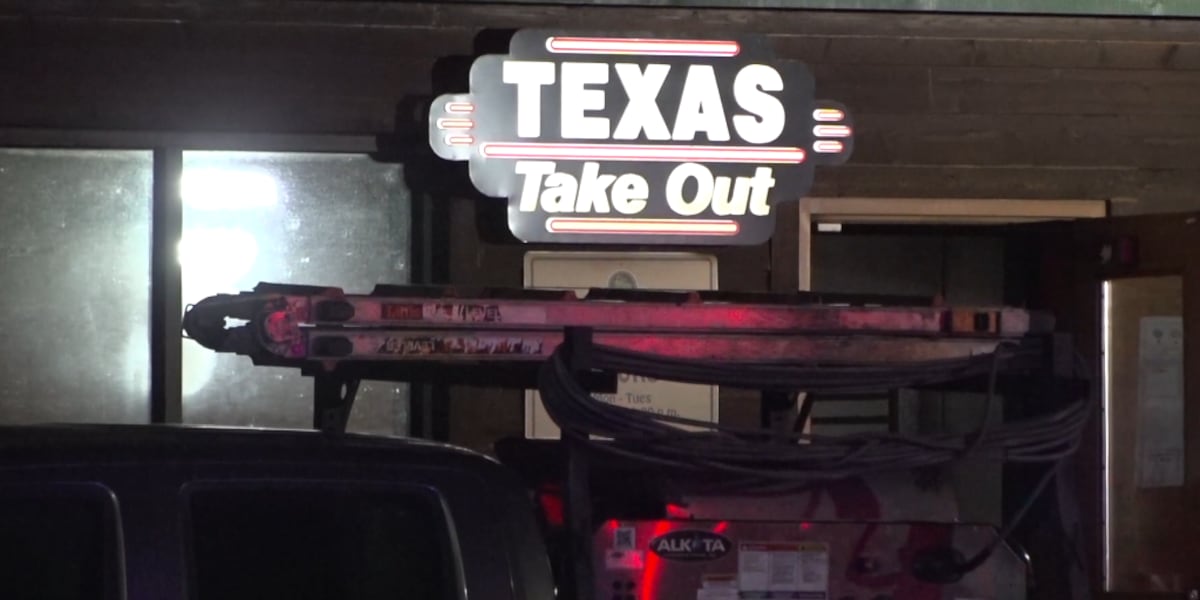 Firefighters respond to gas leak at Texas Roadhouse in Alexandria