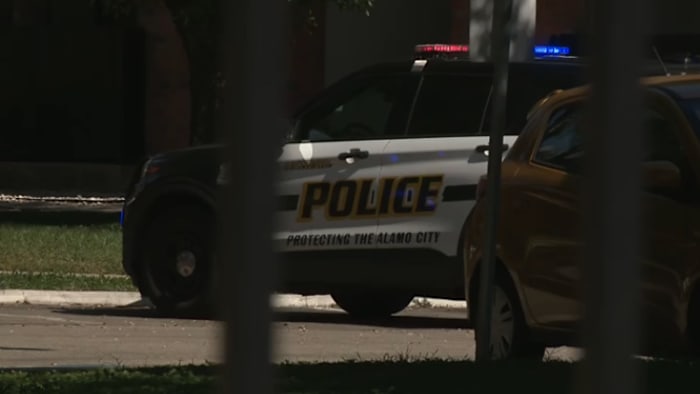 Woman suffers life-threatening injuries after West Side stabbing, SAPD says