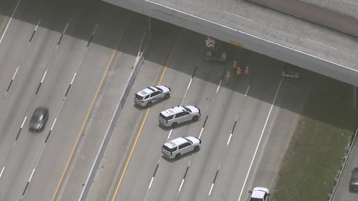 Tomball Parkway closed after overpass struck near Grant Road