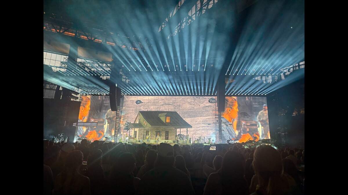 Noah Kahan’s full Arlington setlist from Globe Life Field