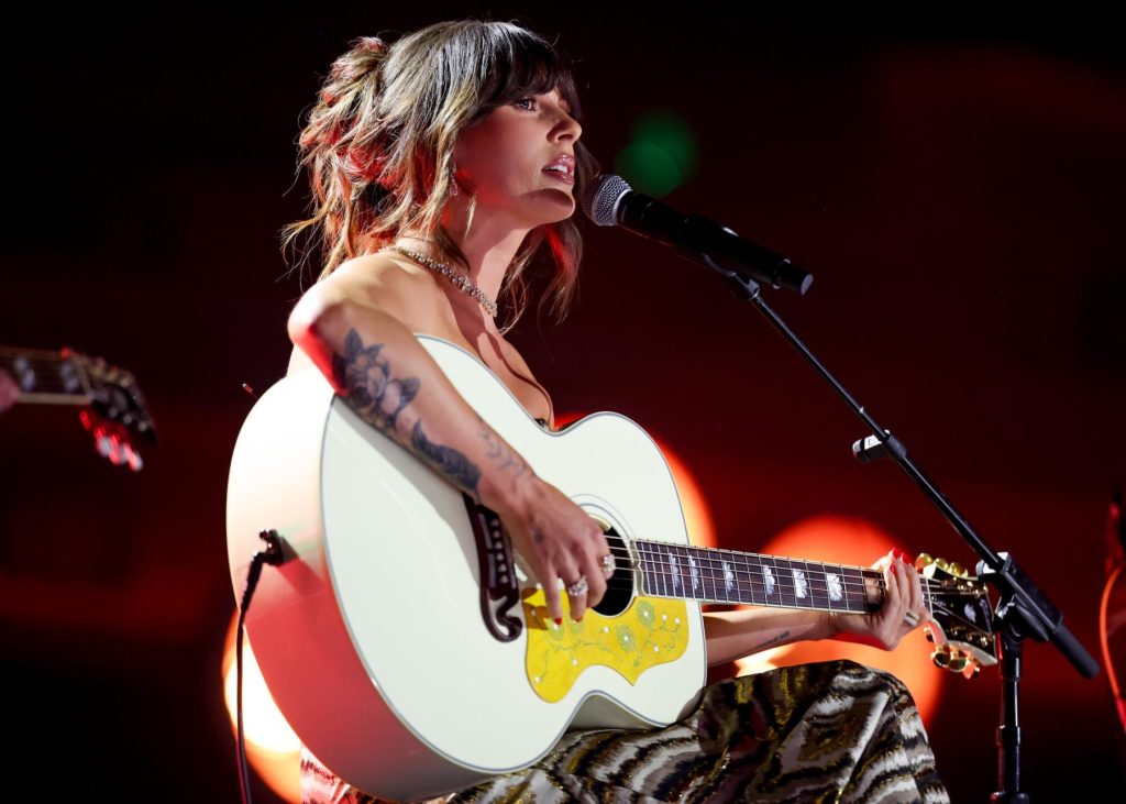 Ella Langley’s ‘Choosin’ Texas’ No. 1 on Hot 100 for 13th Week