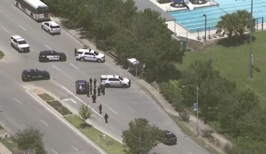 Person hospitalized after shooting in SE Houston