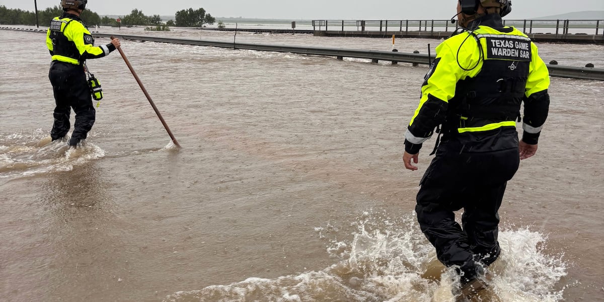 Heavy rains keep drenching South Texas, tornado reported in San Antonio