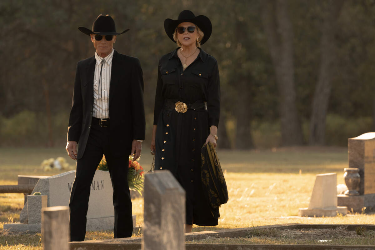 (L-R): Ed Harris as Everett McKinney and Annette Bening as Beulah Jackson in “Dutton Ranch,” episode 3, season 1, streaming on Paramount+, 2026.