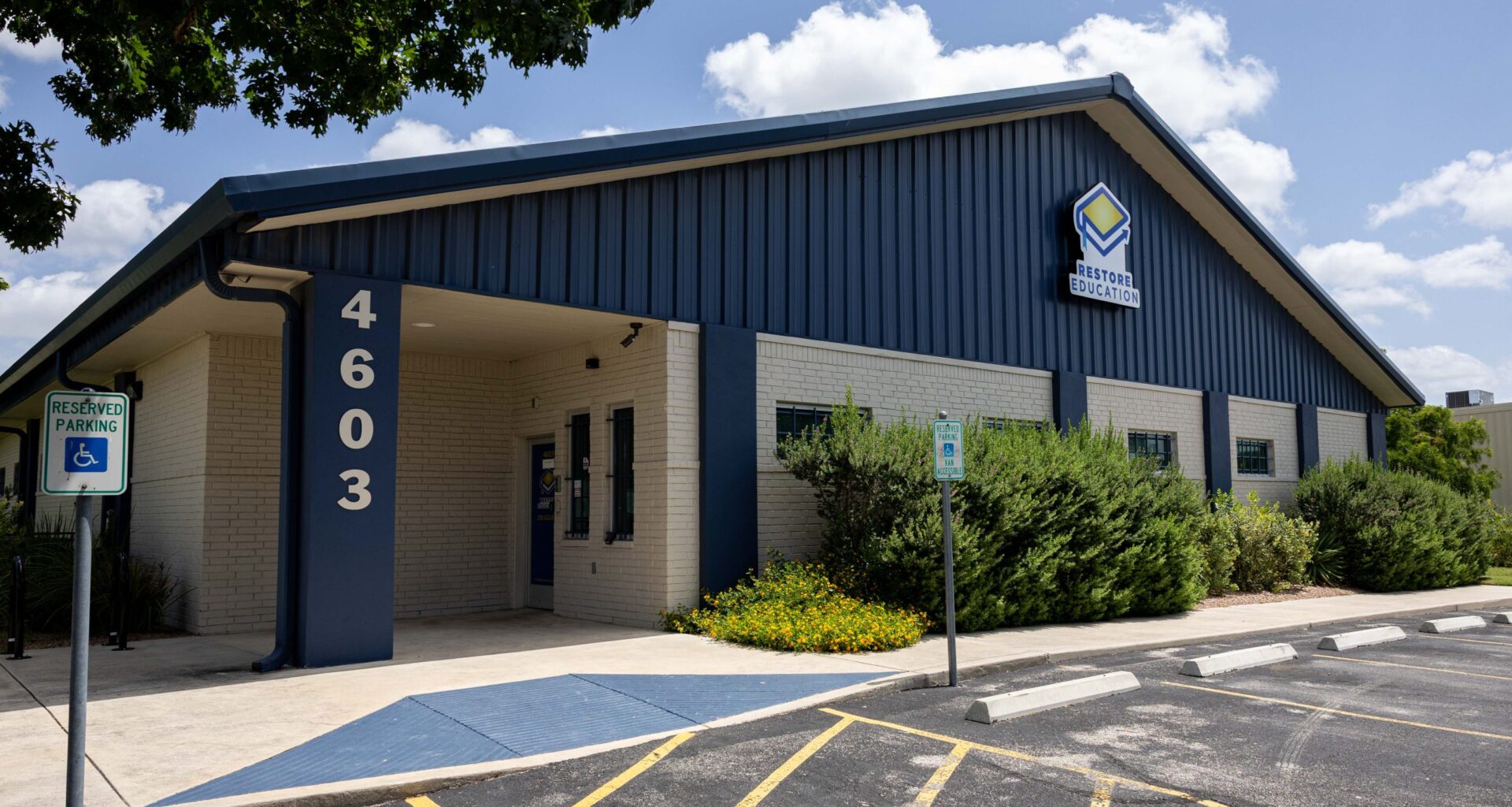 New charter school just for adults opens in San Antonio