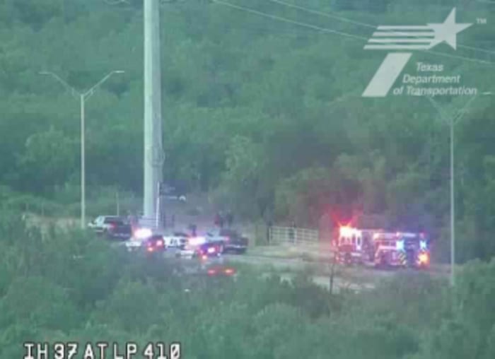 Man killed in Southeast Side crash; Driver showed signs of intoxication, SAPD says
