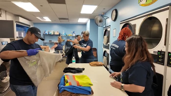 Gexa Energy marks 25 Years by volunteering with Meals on Wheels and The Beacon