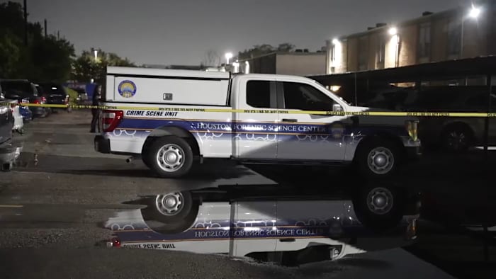 HPD: Man fatally shot in southeast Houston on Broadway Street
