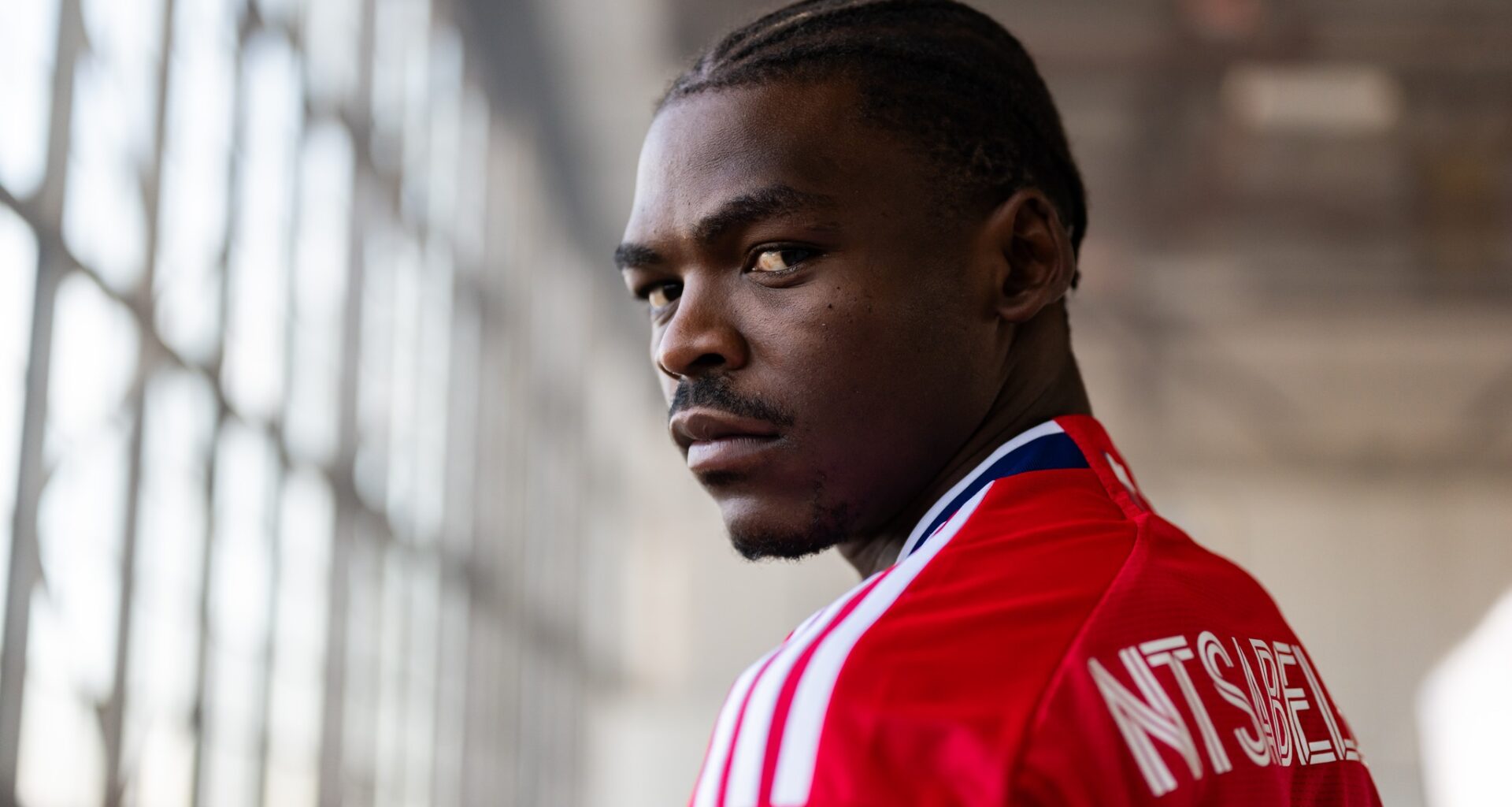 FC Dallas sells Tsiki Ntsabeleng to Mamelodi Sundowns