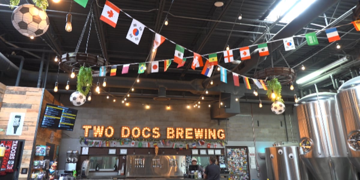 Lubbock residents gather at Two Docs for World Cup watch parties ahead of final