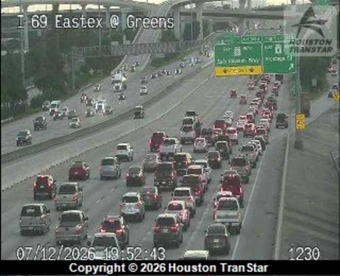 2 people dead after crash on the Eastex Freeway