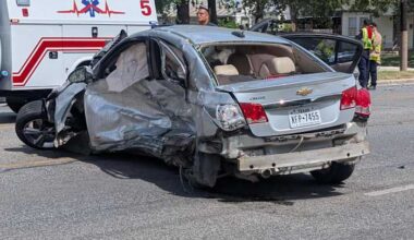 2 drivers suffer potentially life-threatening injuries in Southwest Side crash, SAPD says