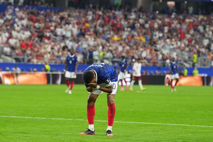 Kylian Mbappé denied a 3rd straight World Cup final and stays even with Messi in Golden Boot race
