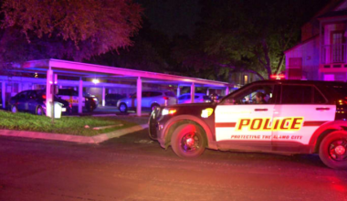 Man arrives at North Side apartment complex with multiple stab wounds, SAPD says
