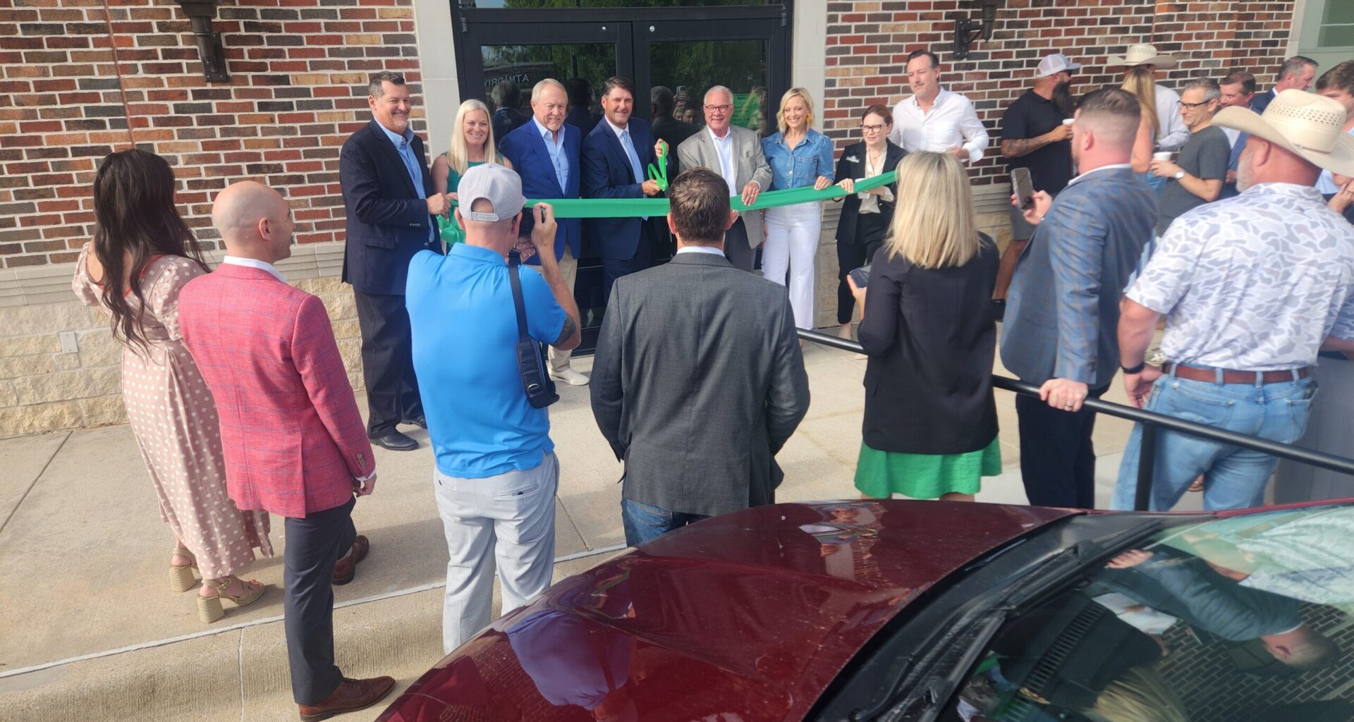 Valliance Bank Celebrates New Location With Ribbon Cutting
