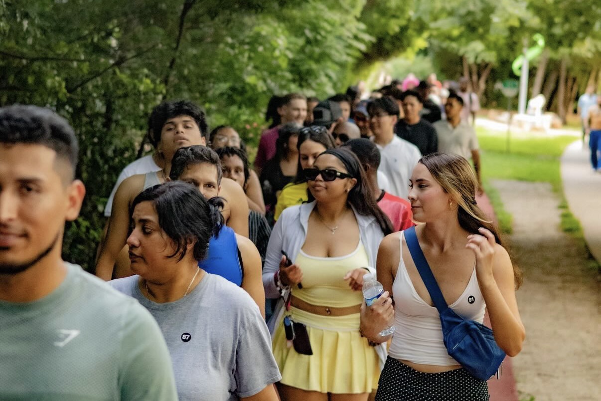 Dallas meetup pairs complete strangers for a Katy Trail stroll