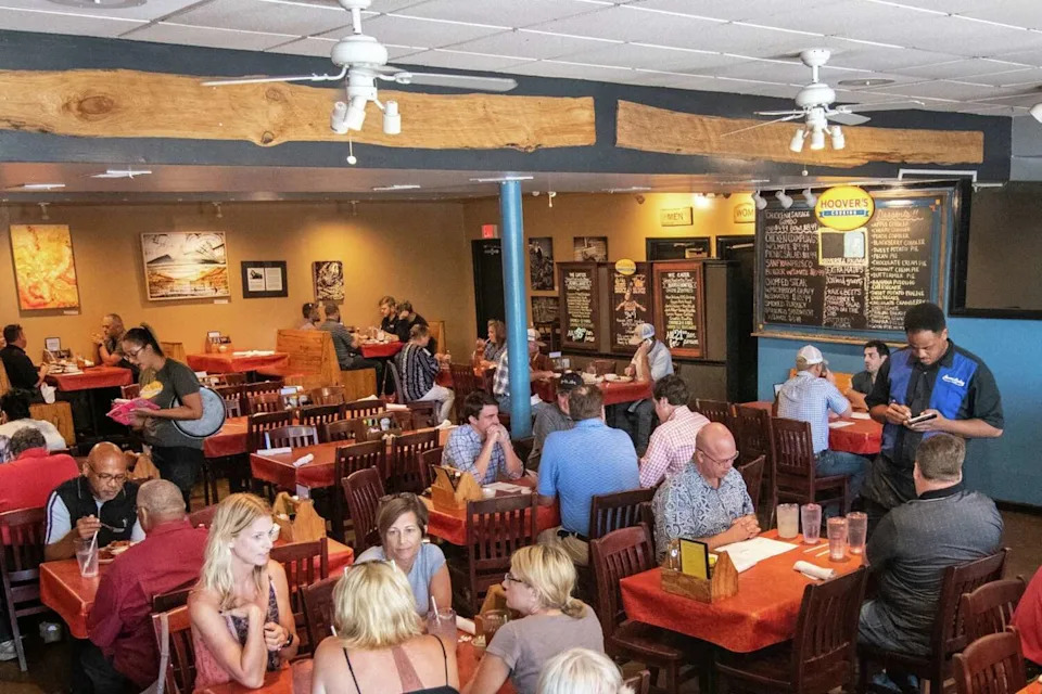 Hoover's Cooking dining room on Manor Road in East Austin. (Hoover's Cooking)