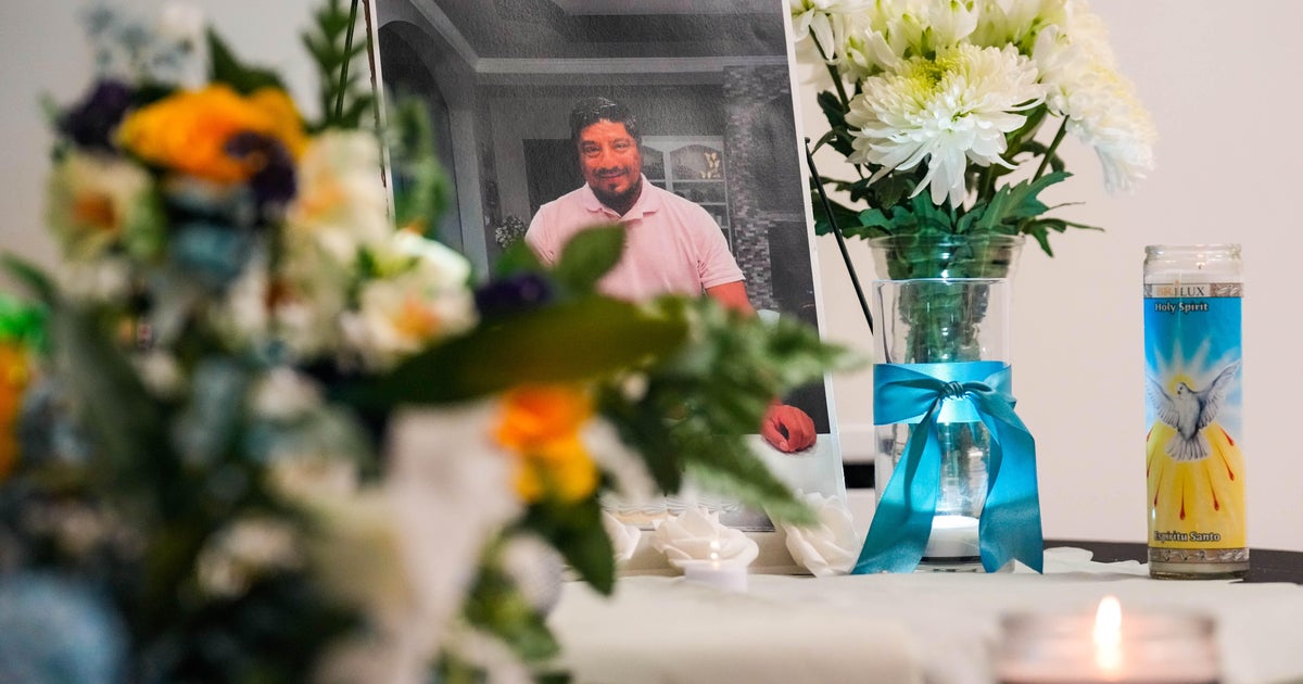 Family, community mourn Mexican builder fatally shot by an ICE officer in Houston