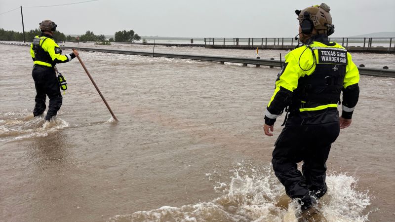 Dangerous heavy rain is hammering parts of Texas, raising flood risk in waterlogged region