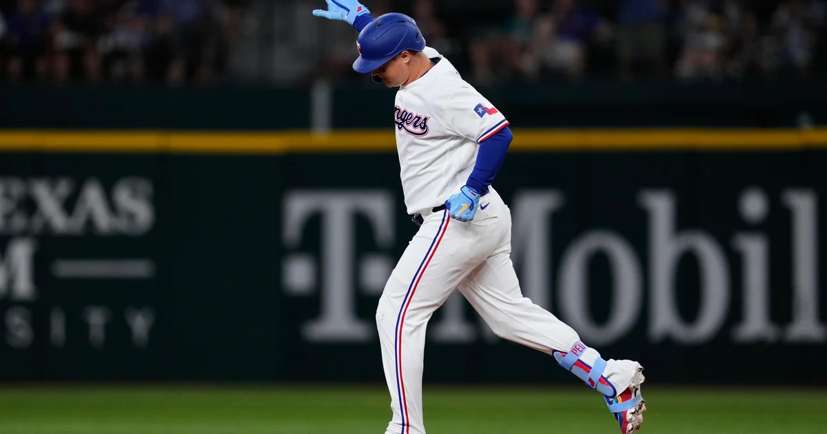 Joc Pederson powers Rangers past Mariners with two-homer game