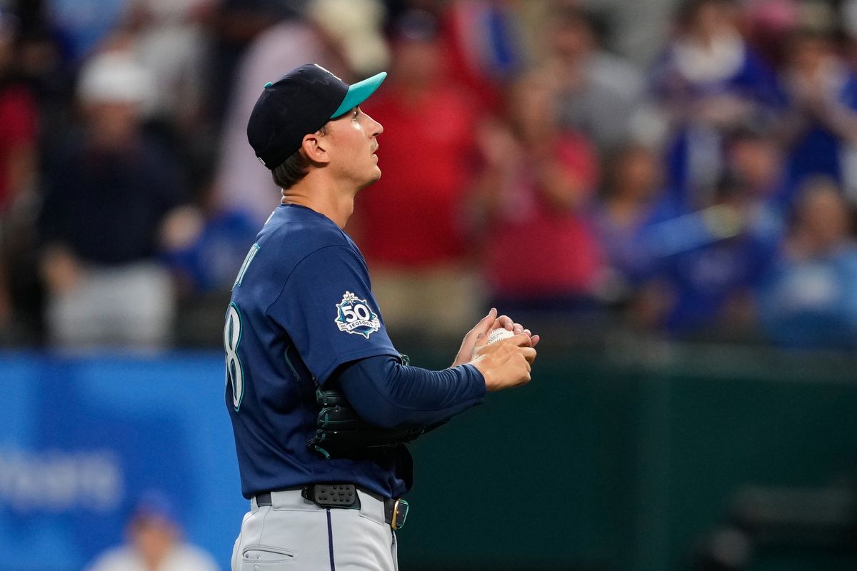 Mariners fall back in AL West race with third loss to Texas ...