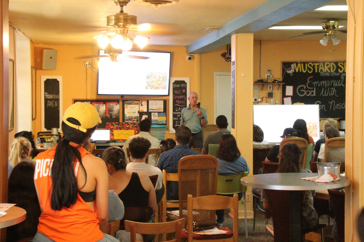 The El Paso Group Helping Beginners Learn Beekeeping