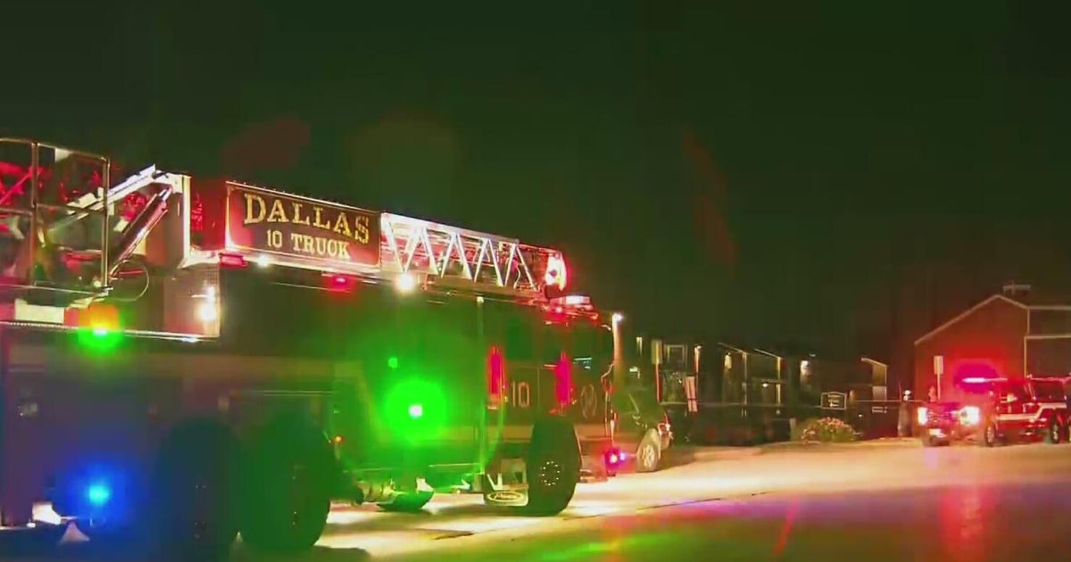 Multiple people displaced after 6 units damaged in fire at Dallas apartment complex, officials say